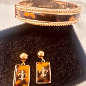 classic Talbots Tortoise Shell Bracelet amd Earrings Coordinates
